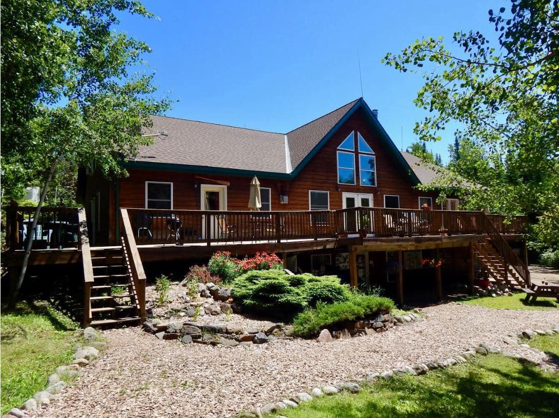 Lodging VOYAGEUR CANOE OUTFITTERS